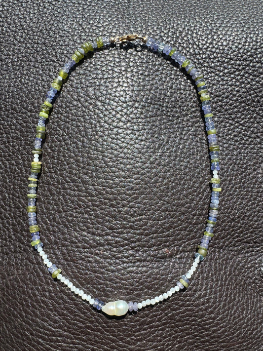 Baroque pearl necklace
